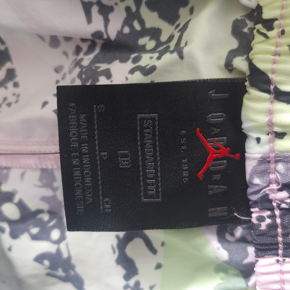 Jordan Shorts Women's BNWT - Picture 12 of 15